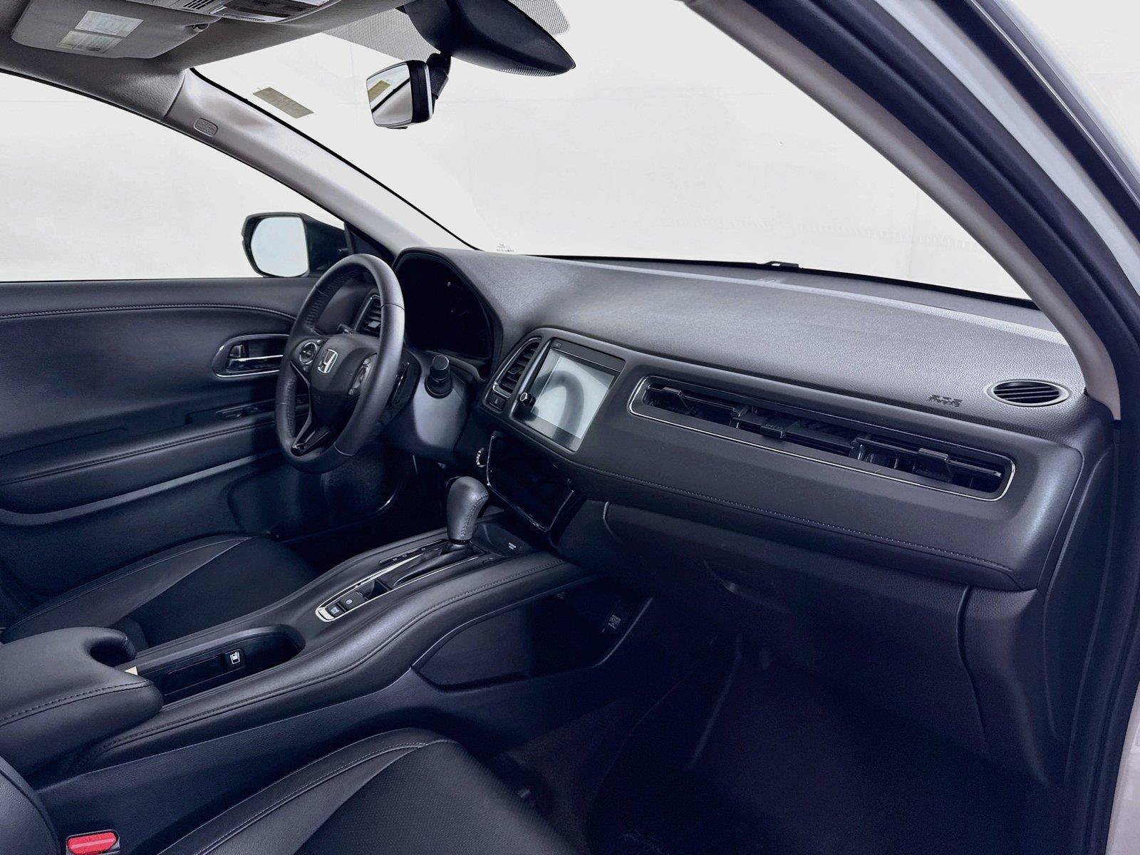 Used 2020 Honda HR-V Touring image 30