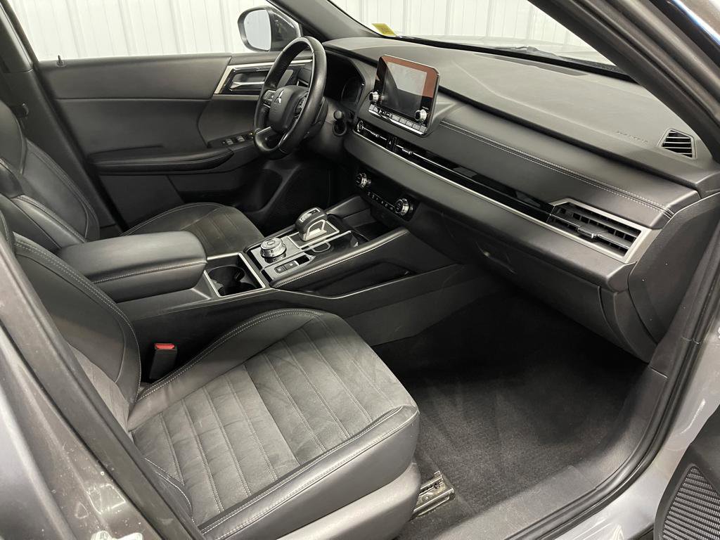 Used 2022 Mitsubishi Outlander SE AWD/4WD image 16