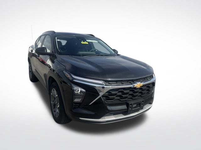 Used 2025 Chevrolet Trax LT FWD image 7