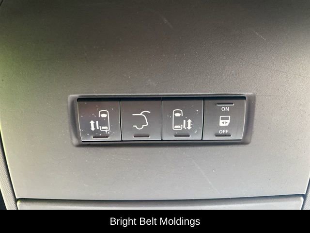 Used 2019 Dodge Grand Caravan SXT FWD image 17