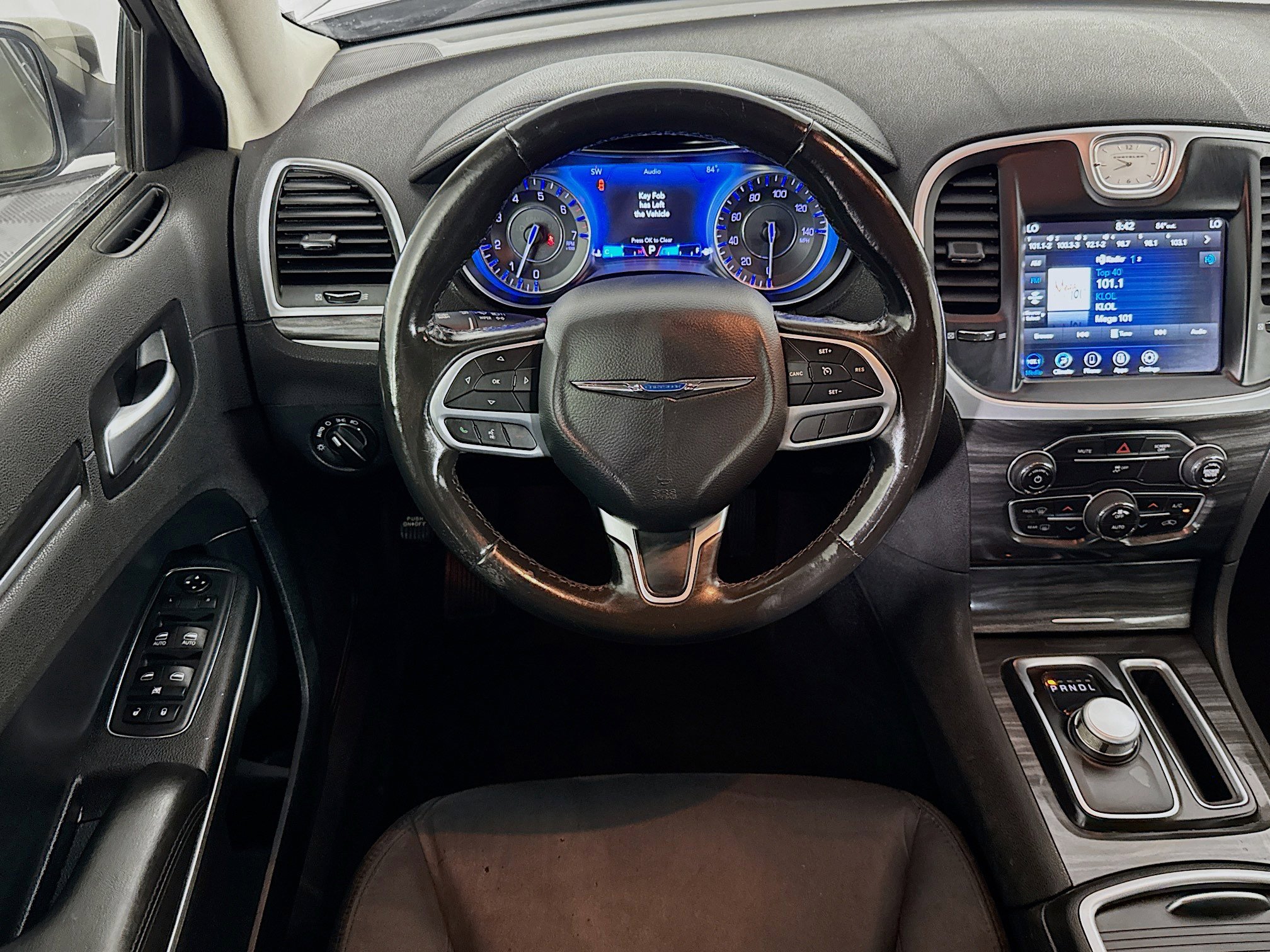 Used 2020 Chrysler 300 Touring RWD image 16