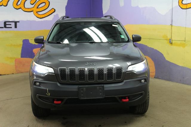 Used 2019 Jeep Cherokee Trailhawk AWD/4WD image 3