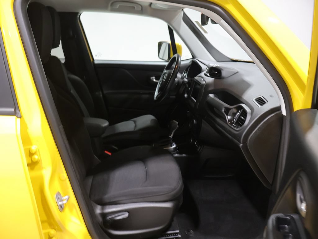 Certified 2018 Jeep Renegade Altitude w/ Safety & Security Group AWD/4WD image 23