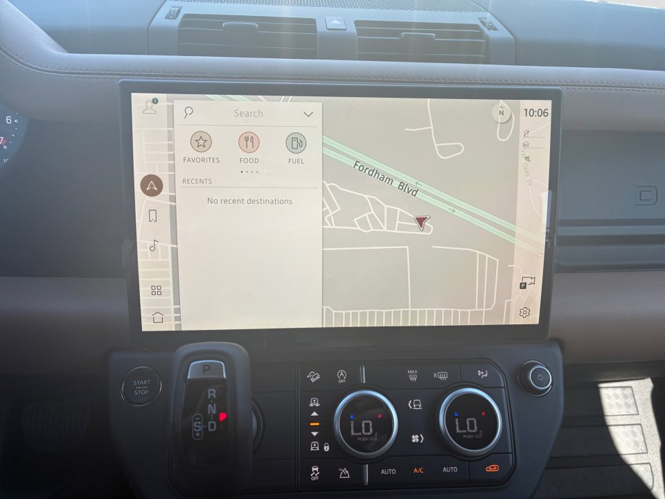 New 2026 Land Rover Defender 110 X-Dynamic SE AWD/4WD image 17