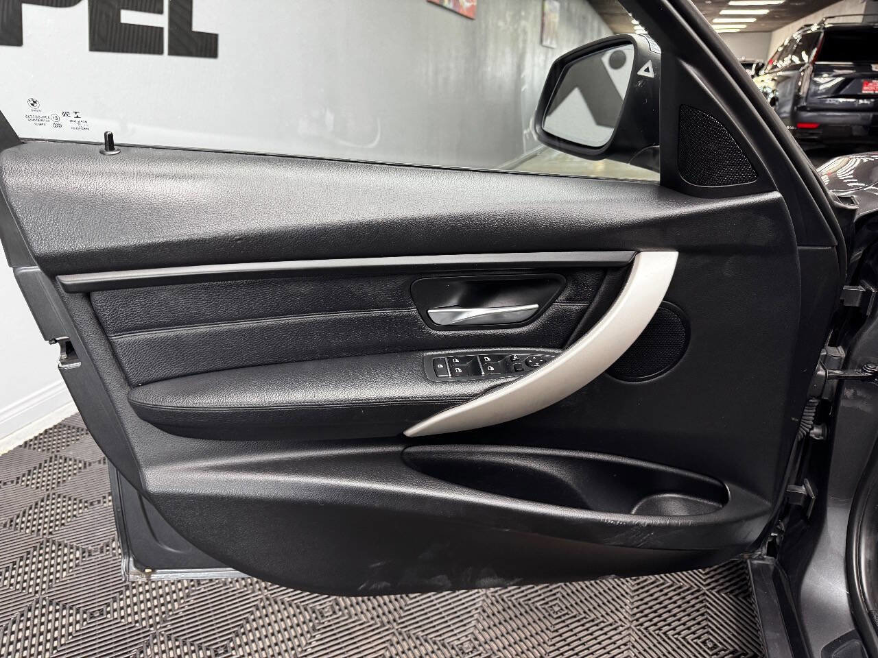 Used 2018 BMW 320i xDrive Sedan image 36