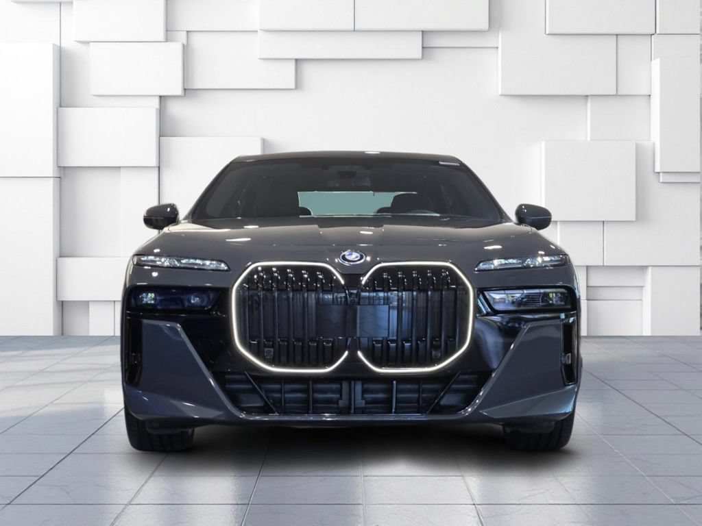 New 2026 BMW i7 xDrive60 w/ Executive Package AWD/4WD image 2