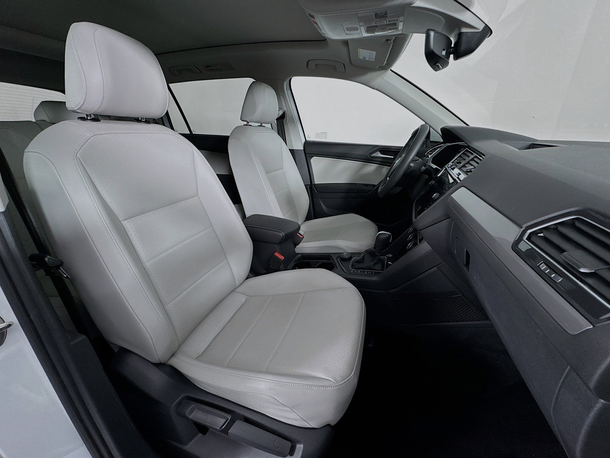 Used 2021 Volkswagen Tiguan SEL w/ 3rd Row Seat Package AWD/4WD image 29
