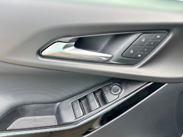 New 2027 Chevrolet Equinox RS w/ Convenience Package III FWD image 13