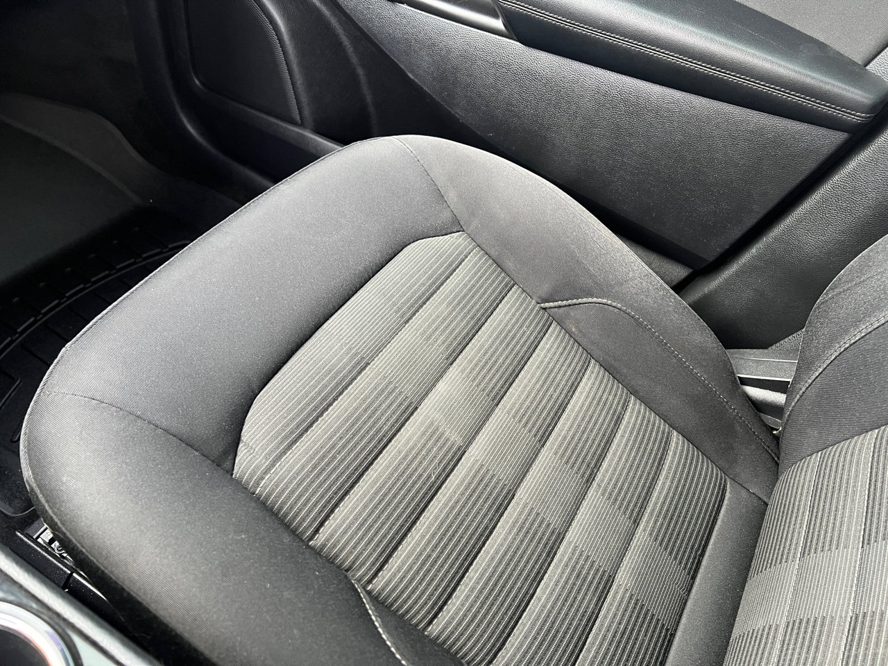 Used 2015 Ford Edge SEL image 34