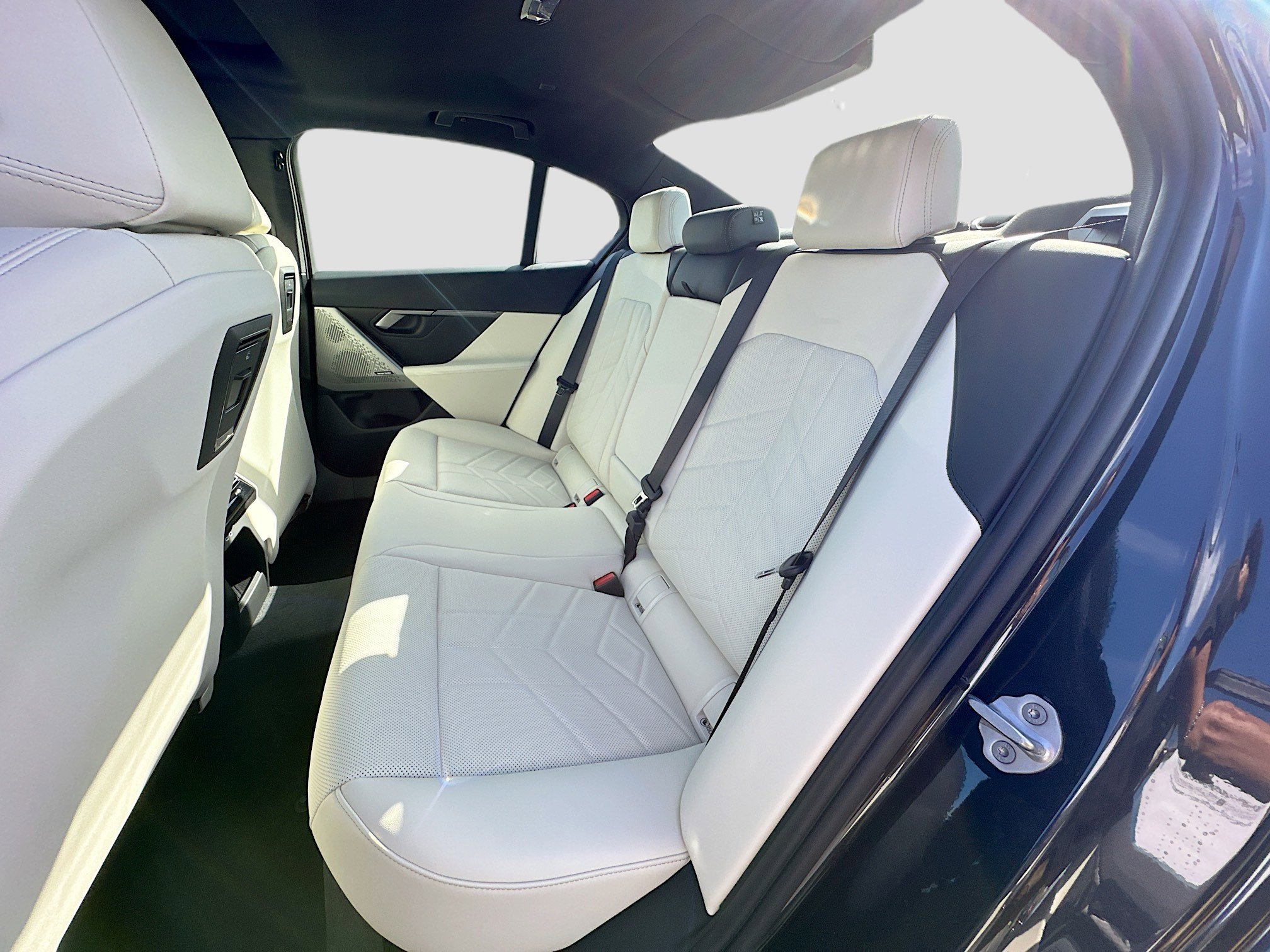 New 2026 BMW 530i w/ Premium Package image 19