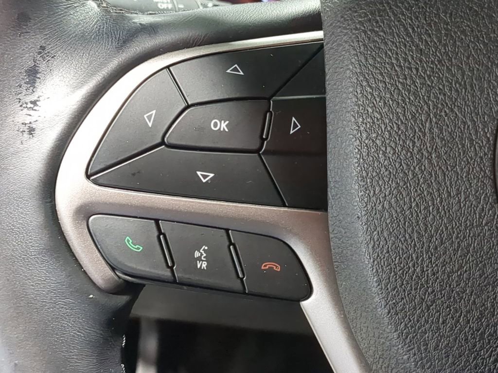 Used 2018 Jeep Grand Cherokee Laredo image 29