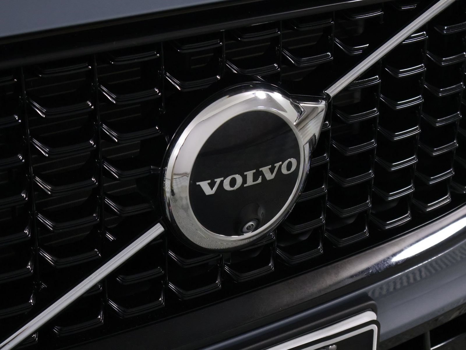 Certified 2024 Volvo XC60 T8 Plus w/ Climate Package AWD/4WD image 27