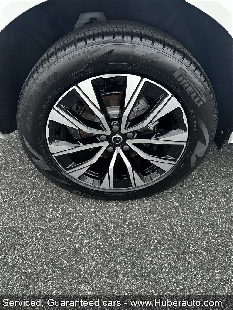 Used 2023 Volvo XC60 B5 Plus w/ Protection Package Premier AWD/4WD image 39