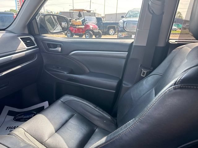 Used 2017 Toyota Highlander Limited Platinum w/ Carpet Mat Package AWD/4WD image 19
