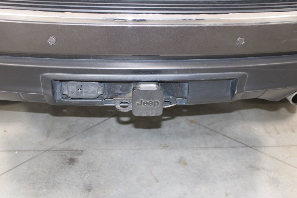 Used 2021 Jeep Grand Cherokee Limited w/ Trailer Tow Group IV image 17