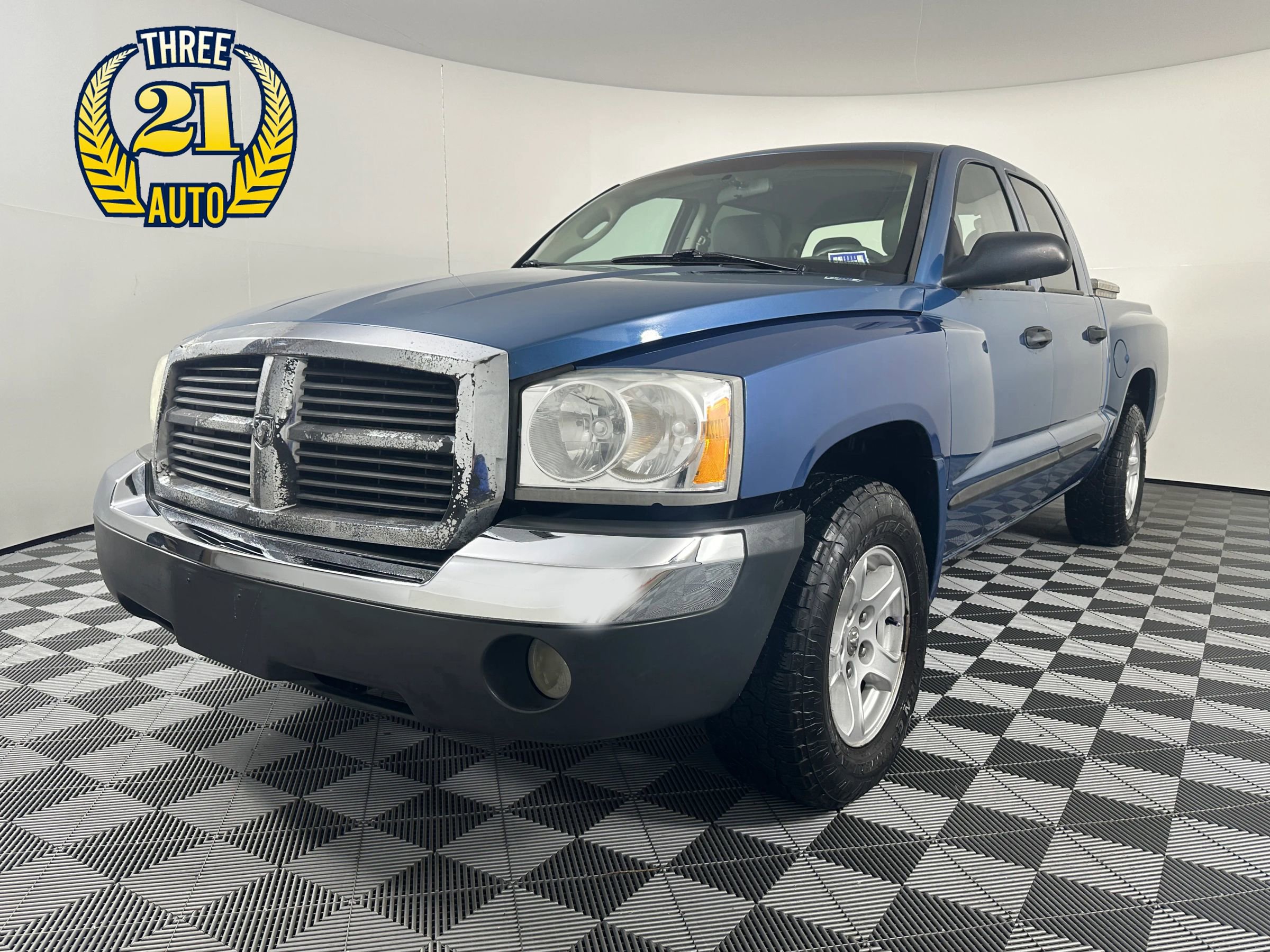 Used 2005 Dodge Dakota SLT
