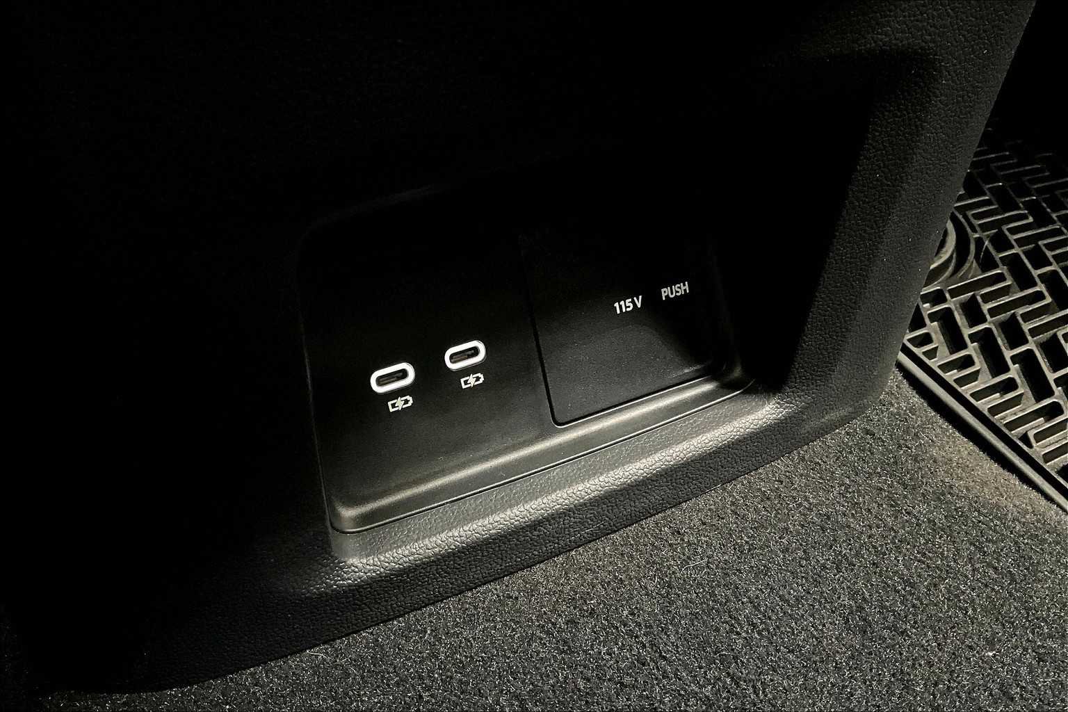 Used 2025 Volkswagen Atlas Peak Edition SE image 37