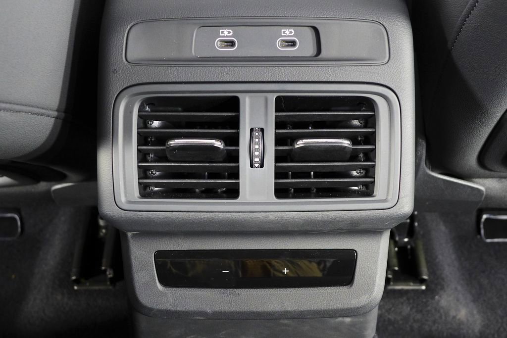 Used 2025 Audi Q5 Premium Plus w/ Premium Plus AWD/4WD image 24