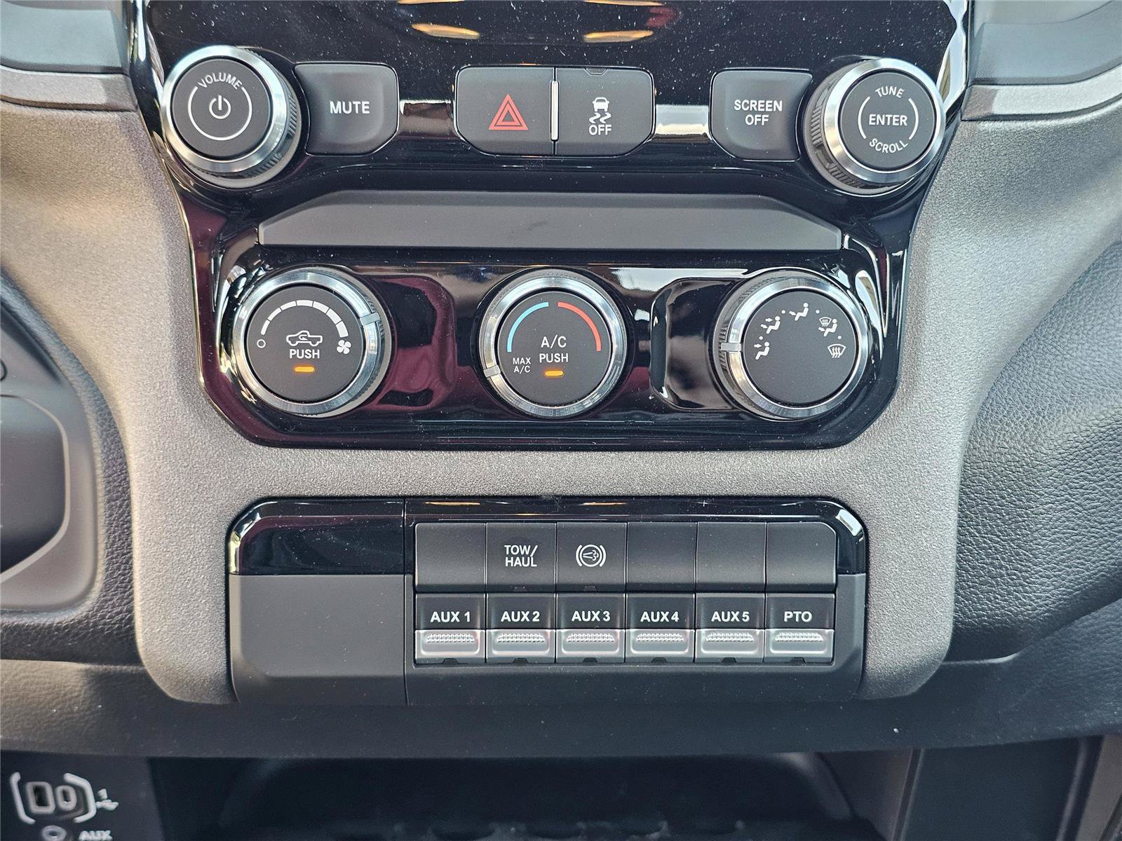New 2026 RAM 4500 Tradesman w/ Chrome Appearance Group AWD/4WD image 27