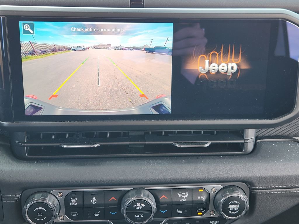 Used 2024 Jeep Gladiator Mojave w/ Safety Group image 17