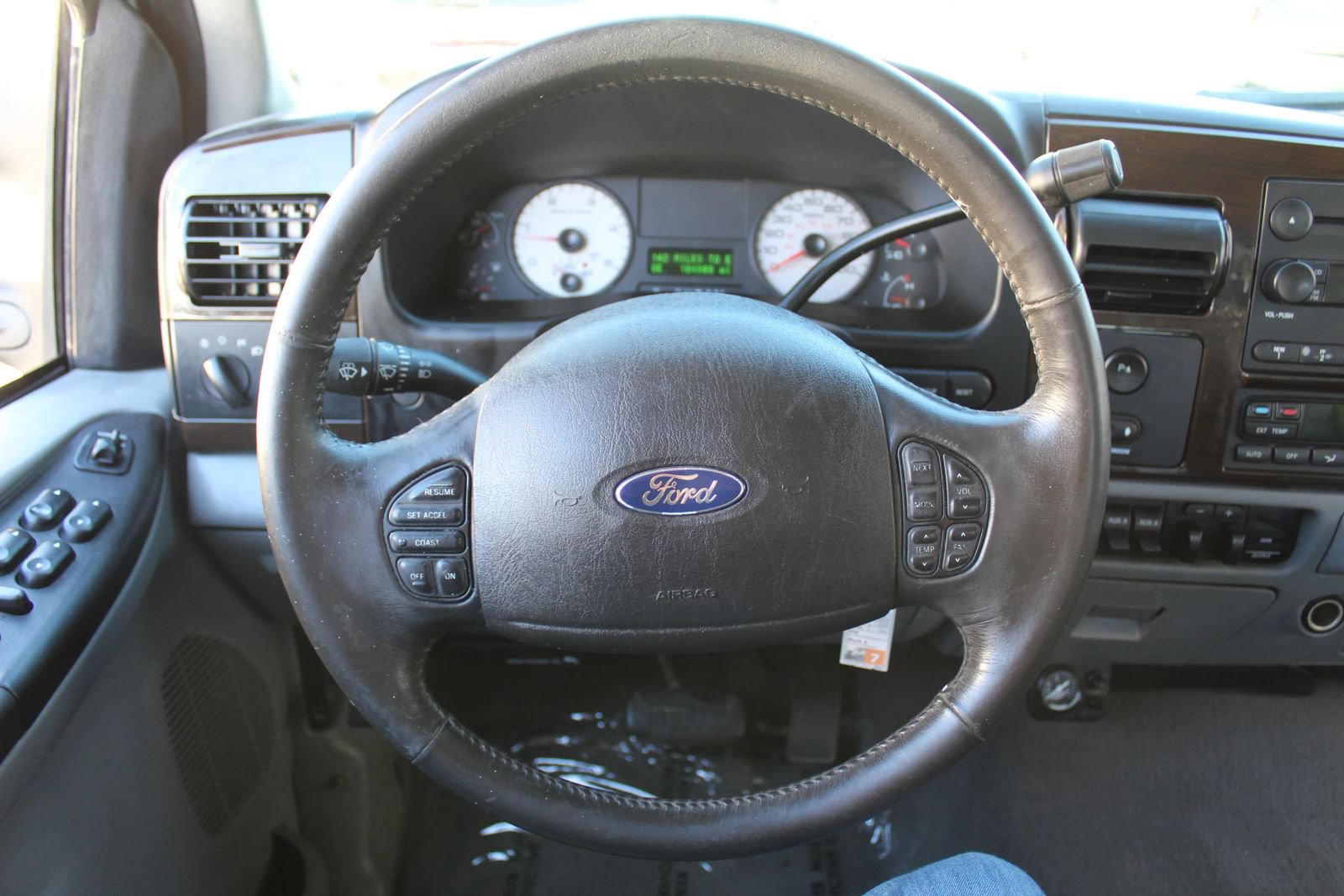Used 2005 Ford F350 Lariat RWD image 15