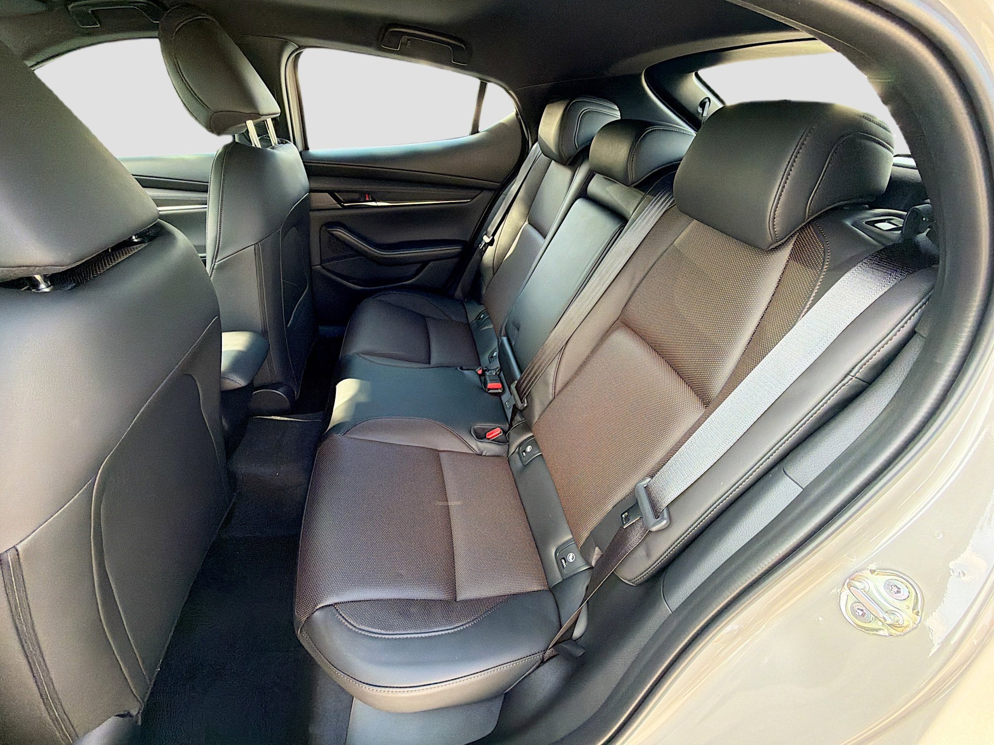 New 2026 MAZDA MAZDA3 Hatchback w/Premium Plus Pkg image 20