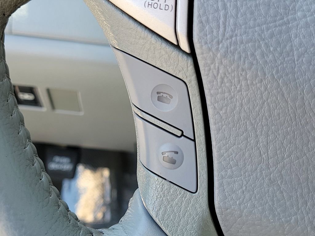 Used 2010 Toyota Avalon Limited FWD image 32