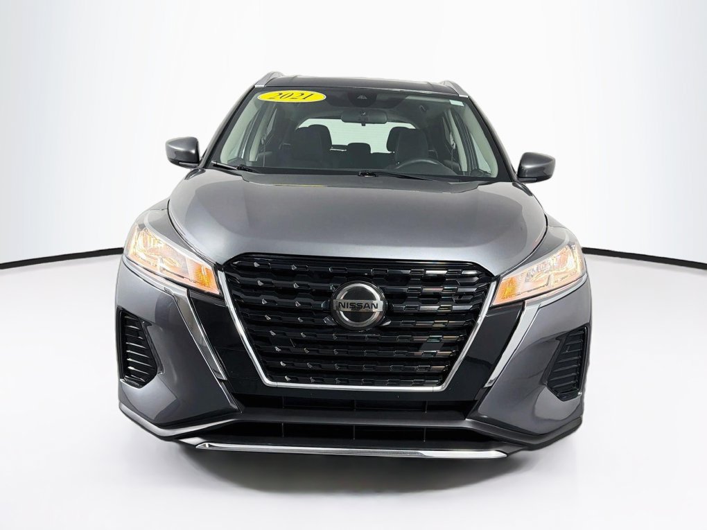 Used 2021 Nissan Kicks SV FWD image 2