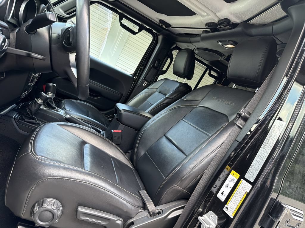 Used 2018 Jeep Wrangler Unlimited Sahara w/ Dual Top Group AWD/4WD image 14