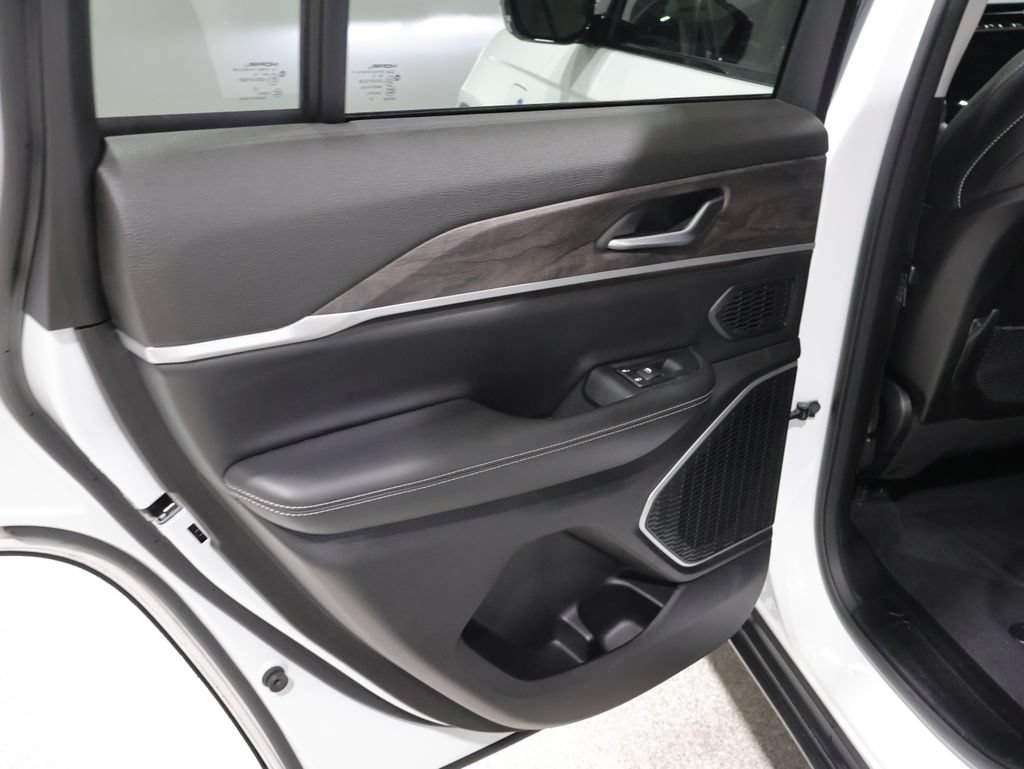 Used 2022 Jeep Grand Cherokee Limited 4xe AWD/4WD image 18
