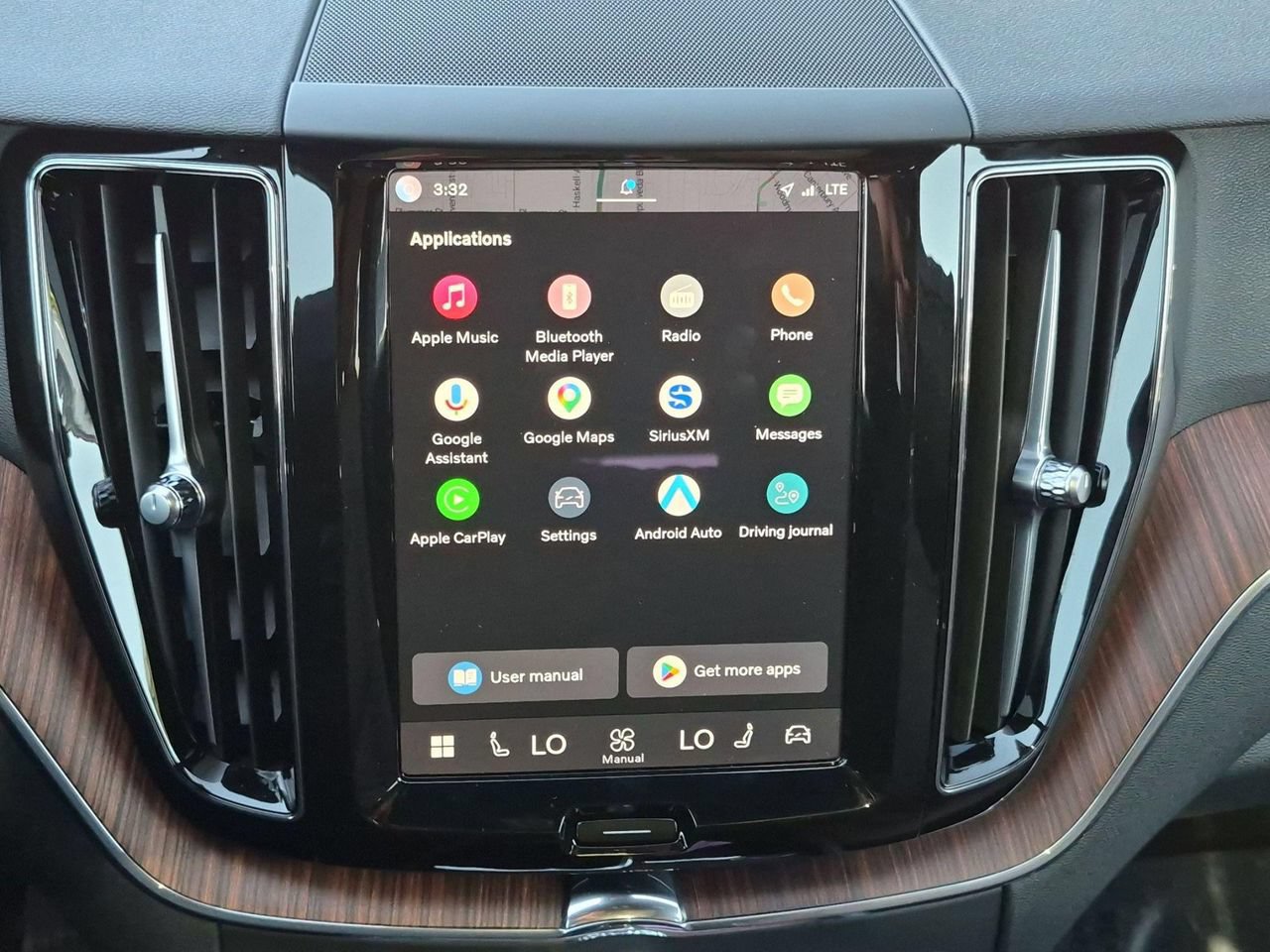 Certified 2024 Volvo XC60 T8 Plus AWD/4WD image 17