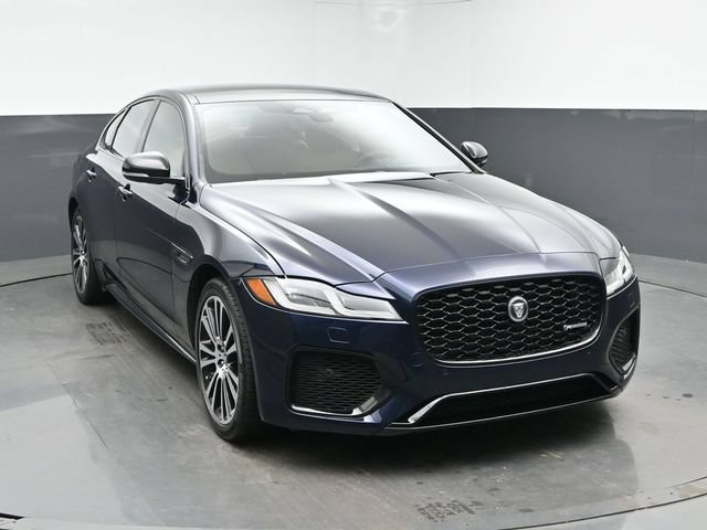 Used 2024 Jaguar XF R-Dynamic SE AWD/4WD image 2