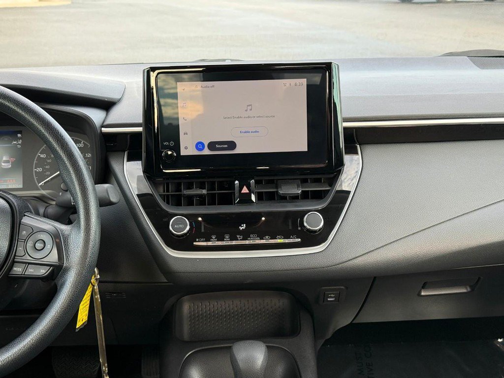 Used 2025 Toyota Corolla LE FWD image 15