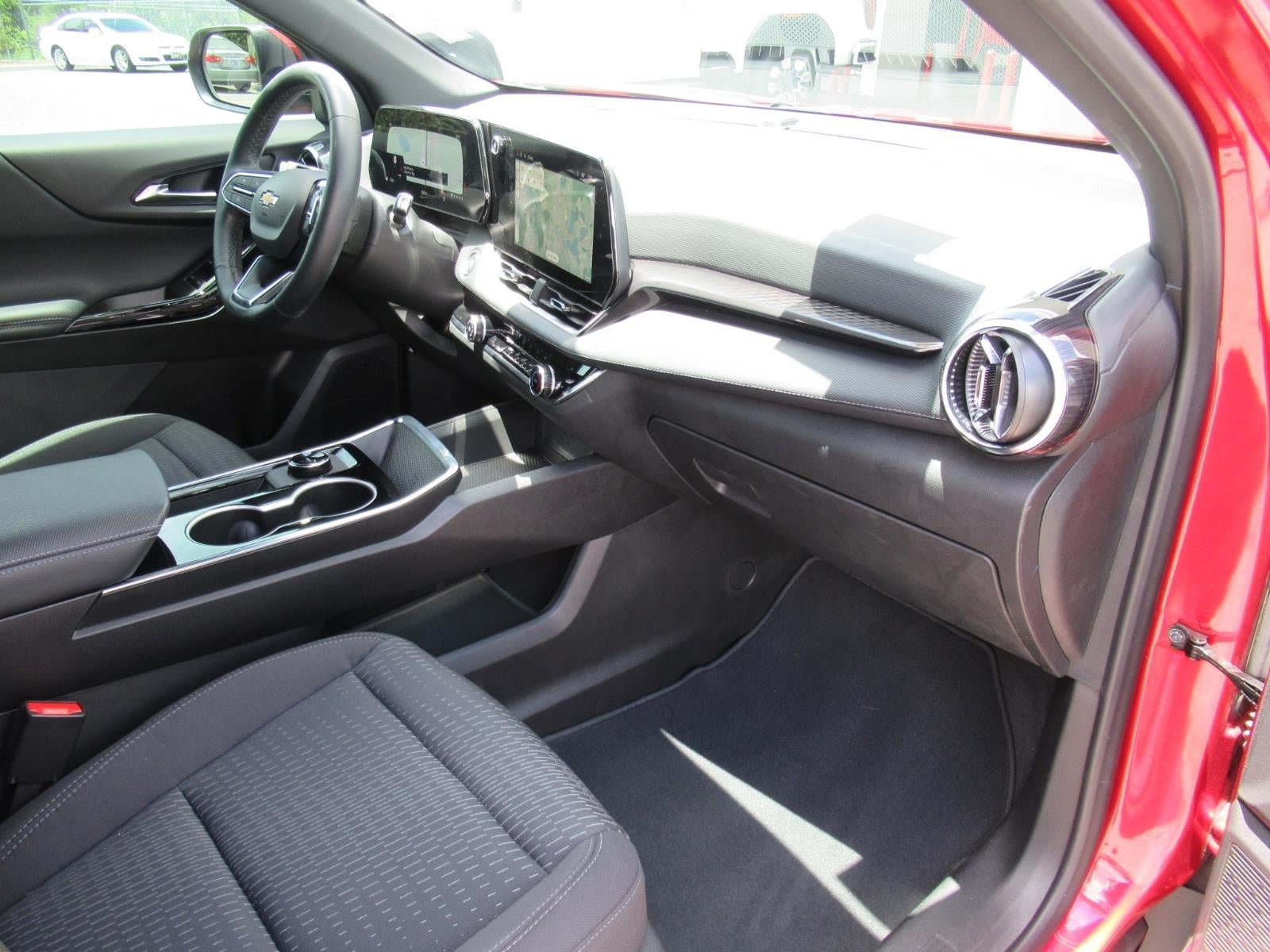 Used 2026 Chevrolet Equinox LT FWD image 11
