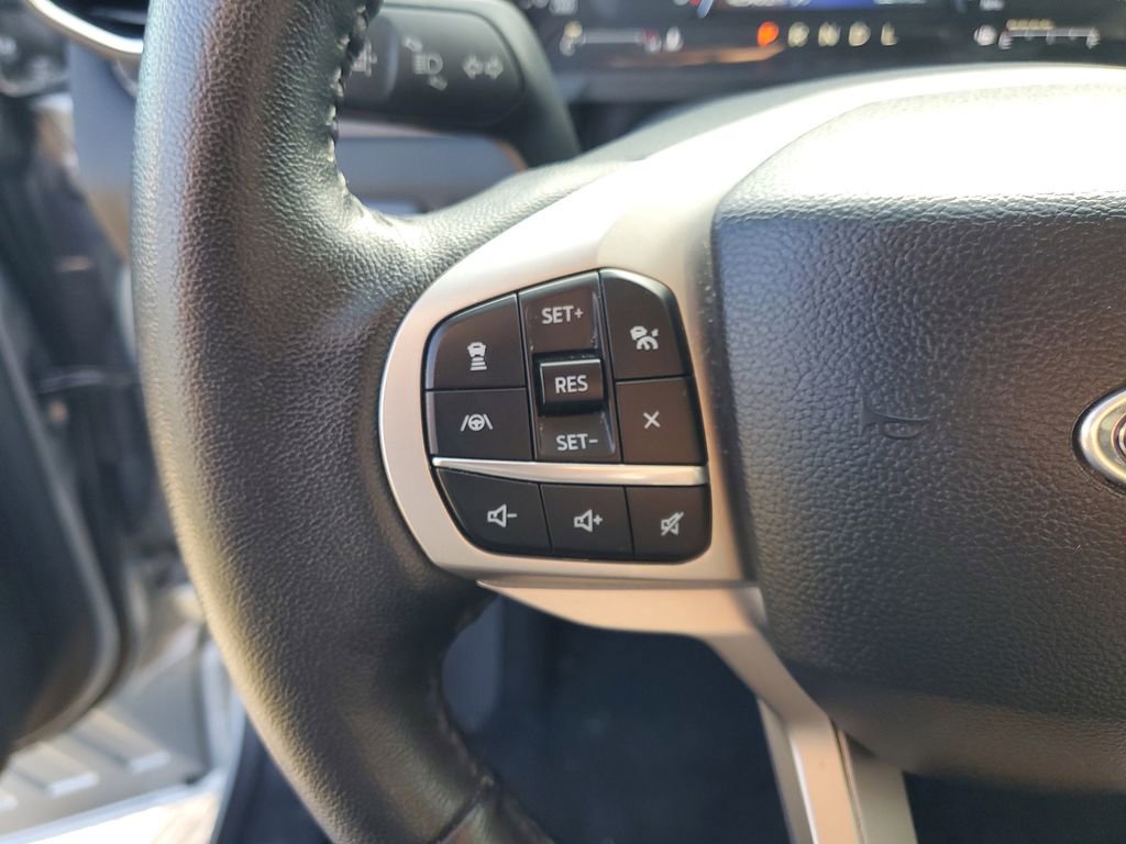 Used 2023 Ford Explorer Limited image 18