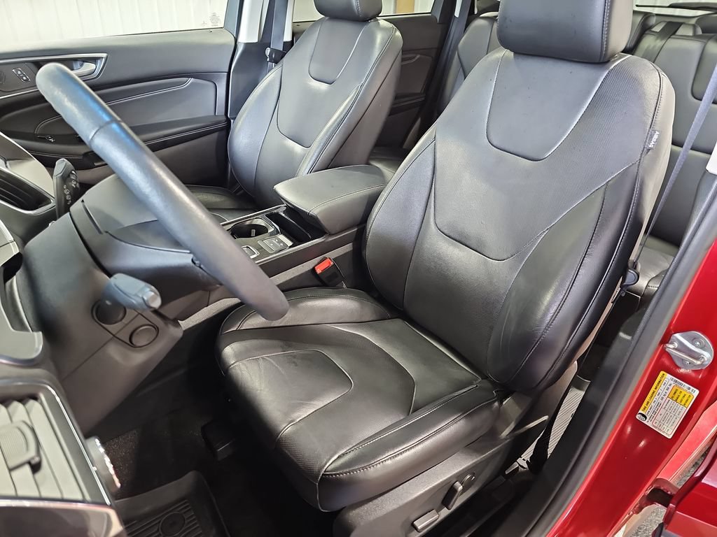 Used 2020 Ford Edge Titanium w/ Equipment Group 301A AWD/4WD image 15
