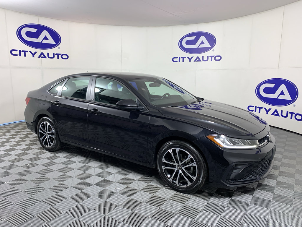 Used 2025 Volkswagen Jetta Sport FWD image 1