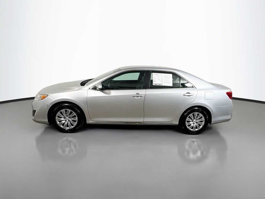 Used 2013 Toyota Camry LE FWD image 4