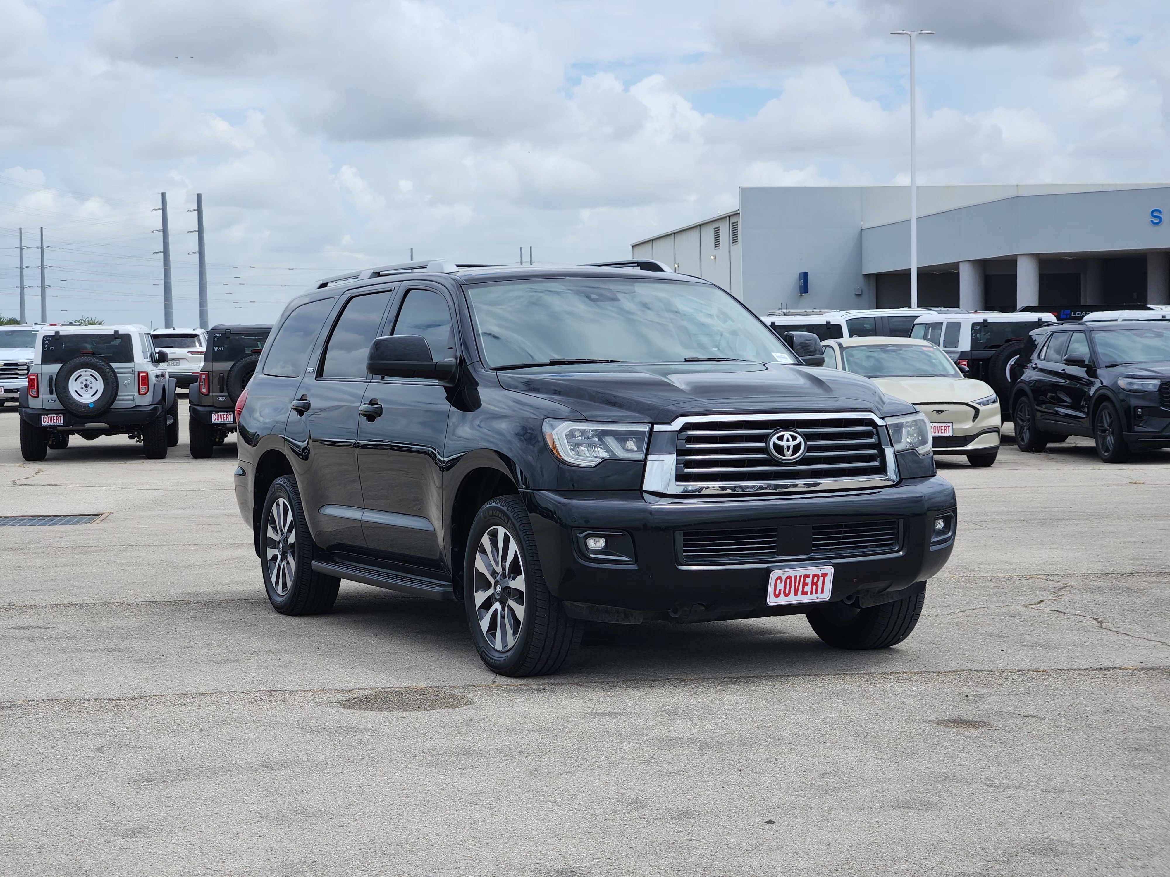 Used 2018 Toyota Sequoia SR5 RWD image 3