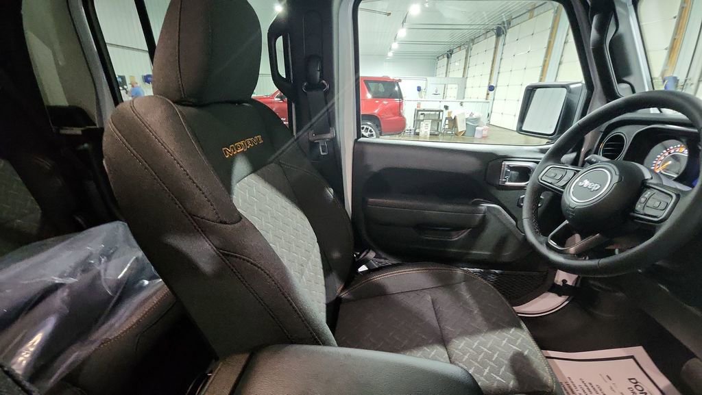 New 2026 Jeep Gladiator Mojave w/ Steel Bumper Group image 13