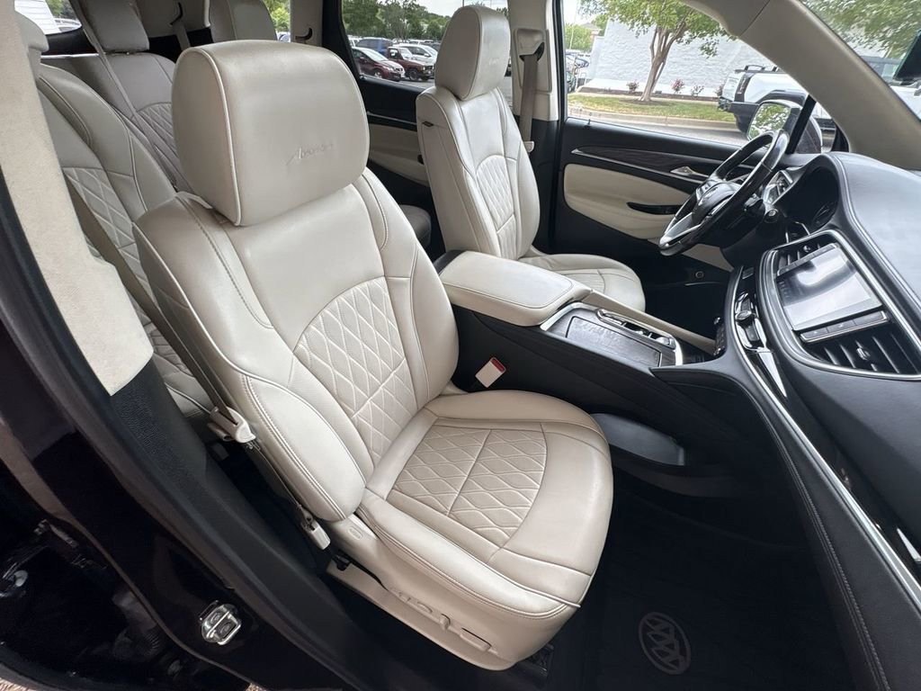 Certified 2022 Buick Enclave Avenir w/ Avenir Technology Package AWD/4WD image 28