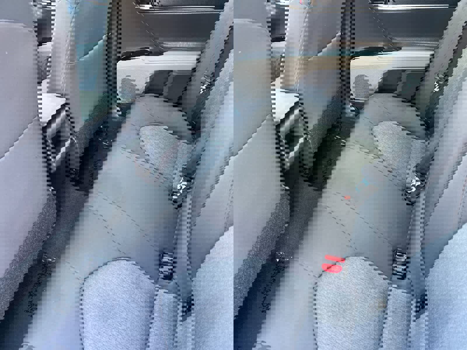 Used 2018 Toyota Camry LE image 5