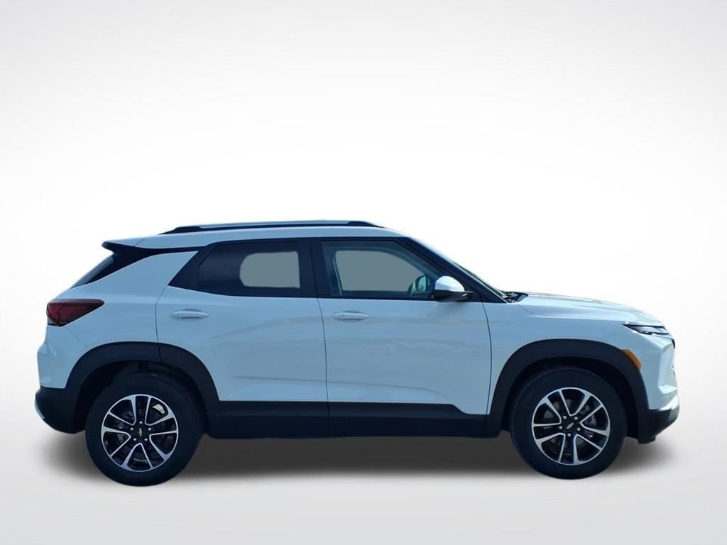 New 2026 Chevrolet TrailBlazer LT w/ Convenience Package FWD image 2