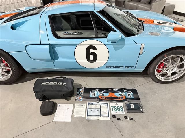 Used 2006 Ford GT RWD image 4