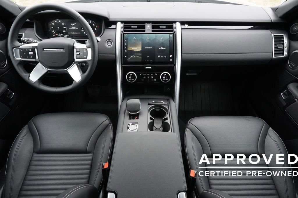 Used 2025 Land Rover Discovery S image 9