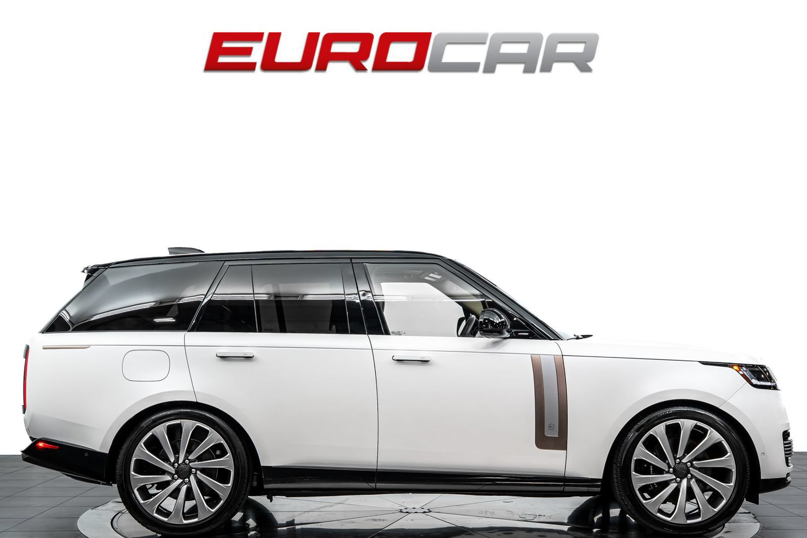 Used 2026 Land Rover Range Rover SV AWD/4WD image 6