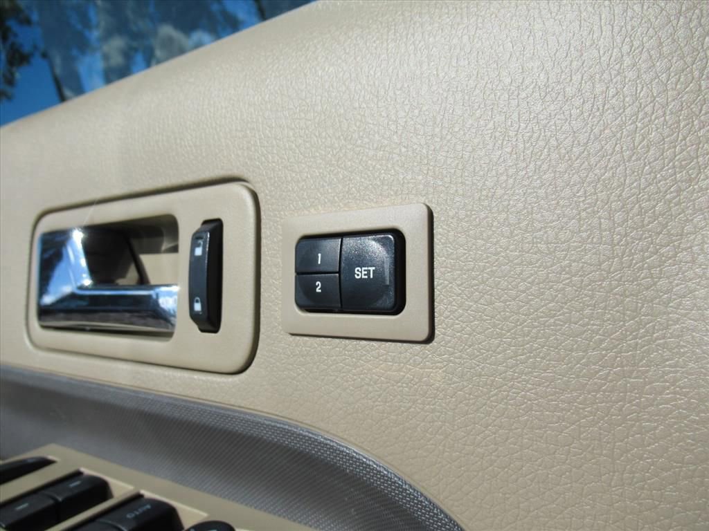 Used 2007 Ford Edge SEL image 25