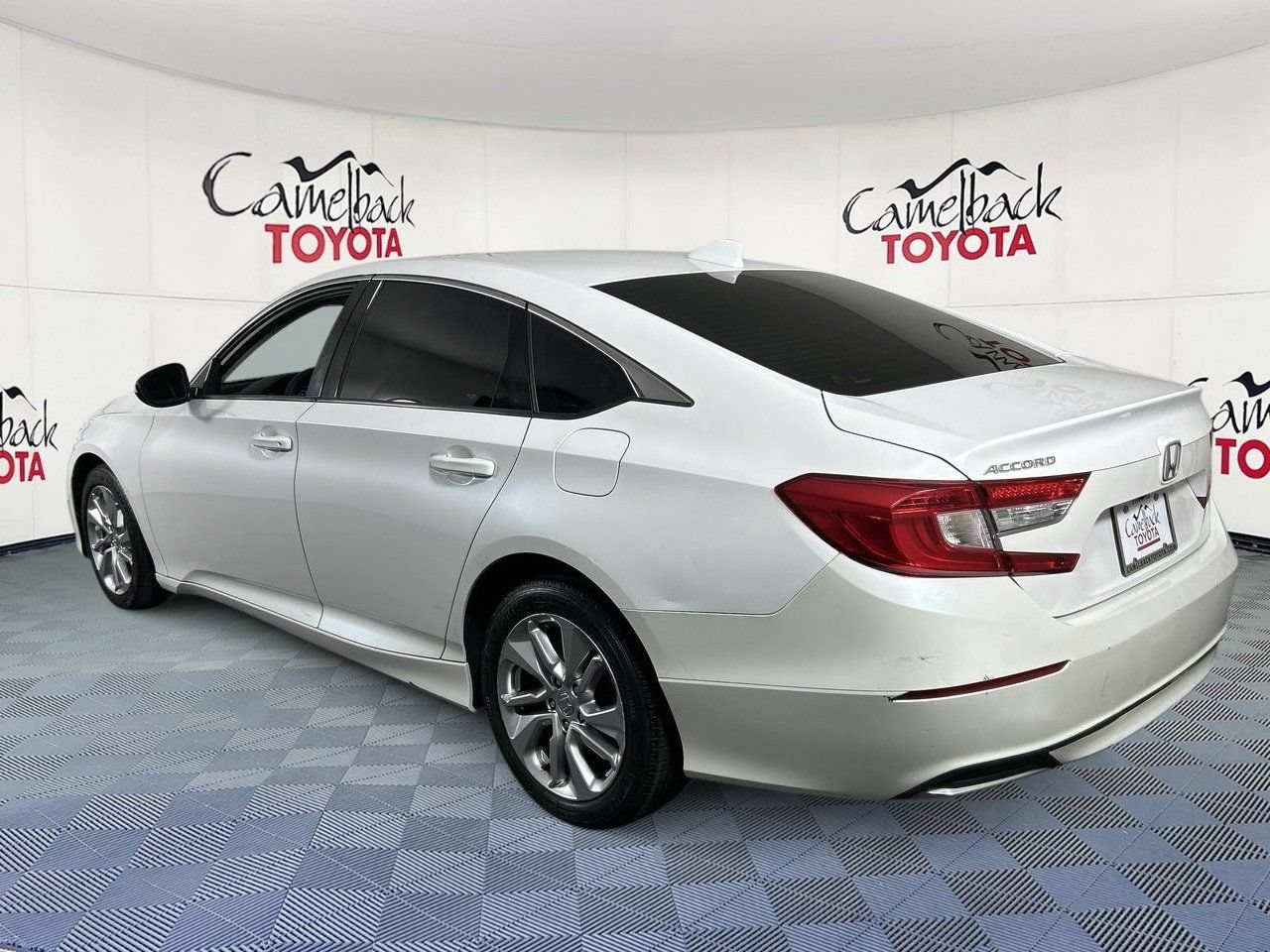 Used 2018 Honda Accord LX image 5