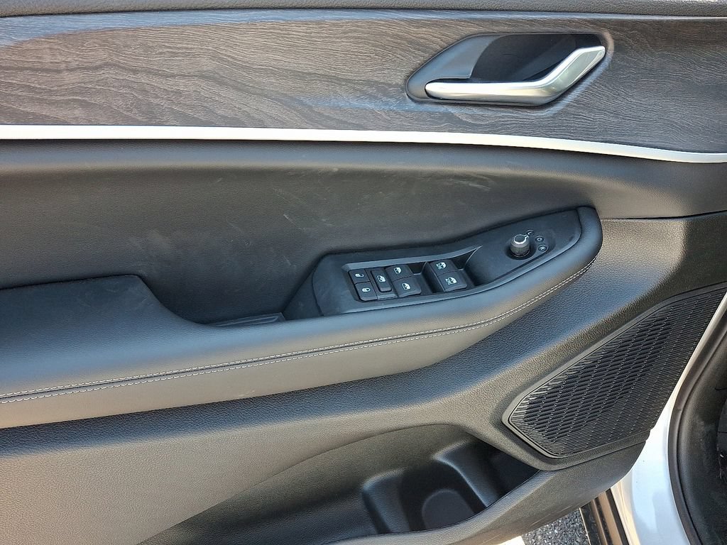 New 2026 Jeep Grand Cherokee Altitude AWD/4WD image 9