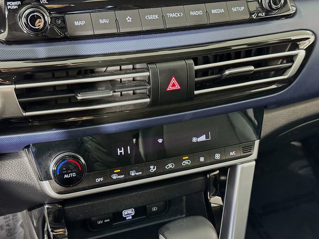 Used 2023 Kia Seltos S w/ Navigation Package image 16